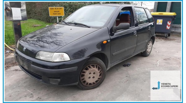 FIAT PUNTO 1a Serie  del 1999 parti usate e ricambi - Tipo Motore 176B9000
