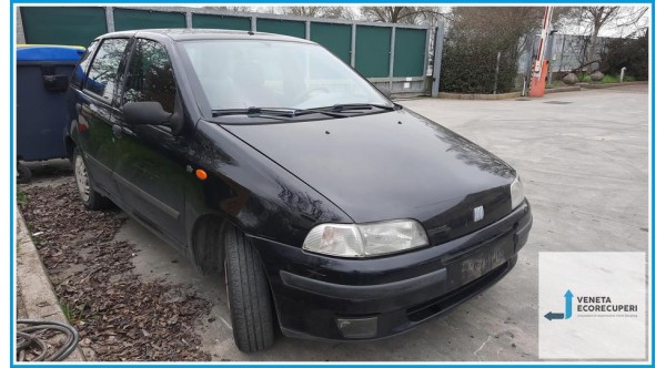 FIAT PUNTO 1a Serie  del 1999 parti usate e ricambi - Tipo Motore 176B9000