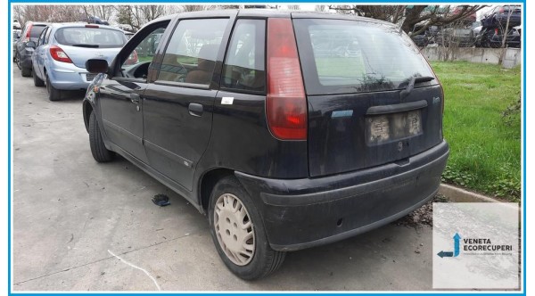 FIAT PUNTO 1a Serie  del 1999 parti usate e ricambi - Tipo Motore 176B9000