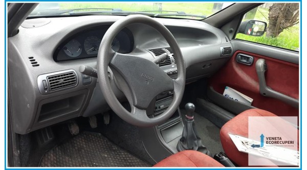 FIAT PUNTO 1a Serie  del 1999 parti usate e ricambi - Tipo Motore 176B9000