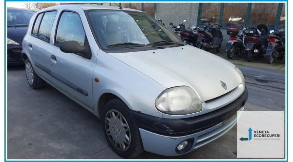 RENAULT CLIO 2a Serie  del 2000 parti usate e ricambi - Tipo Motore D7FD7