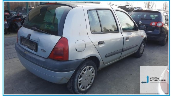 RENAULT CLIO 2a Serie  del 2000 parti usate e ricambi - Tipo Motore D7FD7