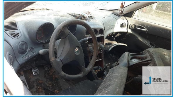 ALFA ROMEO 156 1a Serie  del 2001 parti usate e ricambi - Tipo Motore AR37101