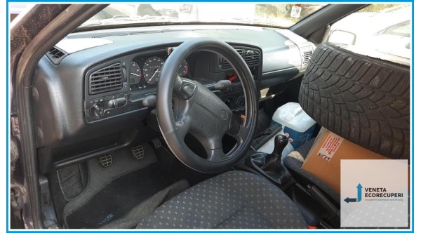 VOLKSWAGEN PASSAT 3A del 1995 parti usate e ricambi - Tipo Motore ABS