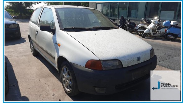 FIAT PUNTO 1a Serie  del 1999 parti usate e ricambi - Tipo Motore 176A3000