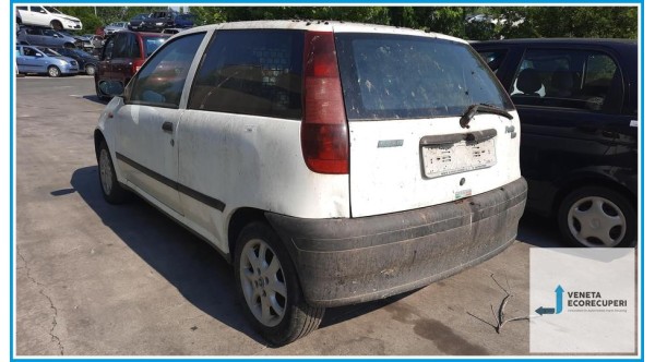 FIAT PUNTO 1a Serie  del 1999 parti usate e ricambi - Tipo Motore 176A3000