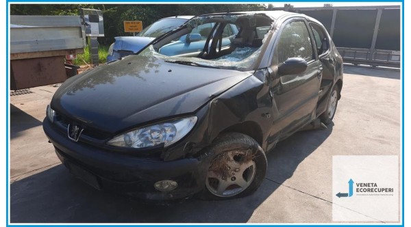 PEUGEOT 206  del 2005 parti usate e ricambi - Tipo Motore 8HX