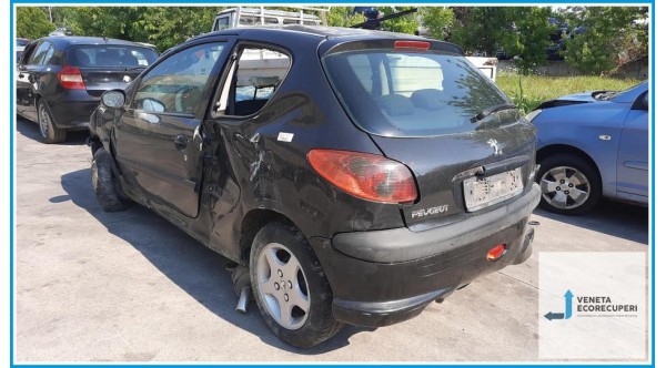 PEUGEOT 206  del 2005 parti usate e ricambi - Tipo Motore 8HX