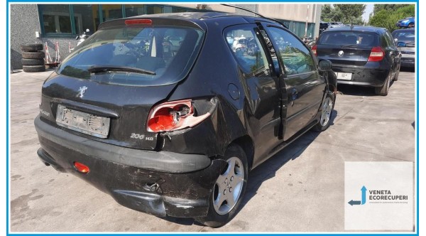 PEUGEOT 206  del 2005 parti usate e ricambi - Tipo Motore 8HX