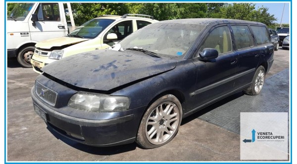 VOLVO V70/XC70  del 2002 parti usate e ricambi - Tipo Motore D5244T