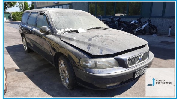 VOLVO V70/XC70  del 2002 parti usate e ricambi - Tipo Motore D5244T