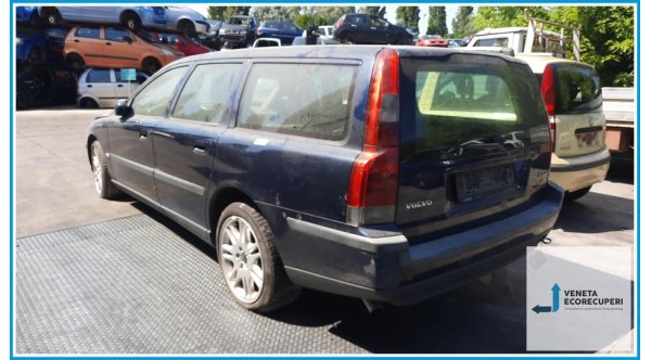 VOLVO V70/XC70  del 2002 parti usate e ricambi - Tipo Motore D5244T