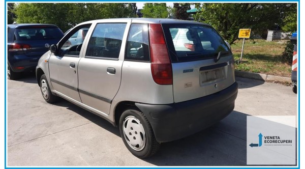 FIAT PUNTO 1a Serie  del 1997 parti usate e ricambi - Tipo Motore 176B4000