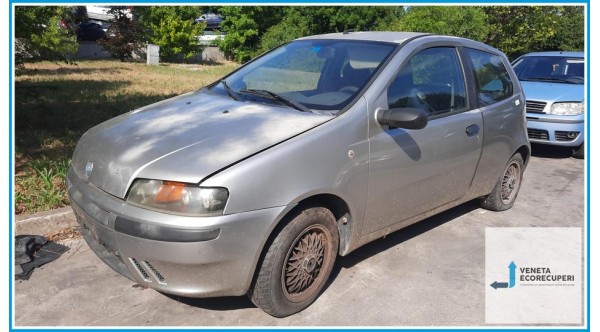 FIAT PUNTO 1N/1P del 2000 parti usate e ricambi - Tipo Motore 188A4000