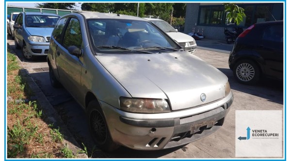 FIAT PUNTO 1N/1P del 2000 parti usate e ricambi - Tipo Motore 188A4000