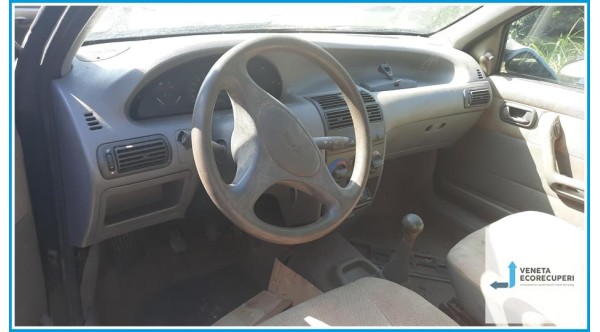 FIAT PUNTO 1a Serie  del 1994 parti usate e ricambi - Tipo Motore 176A8000