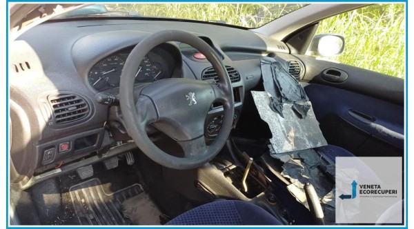 PEUGEOT 206  del 2002 parti usate e ricambi - Tipo Motore HFX