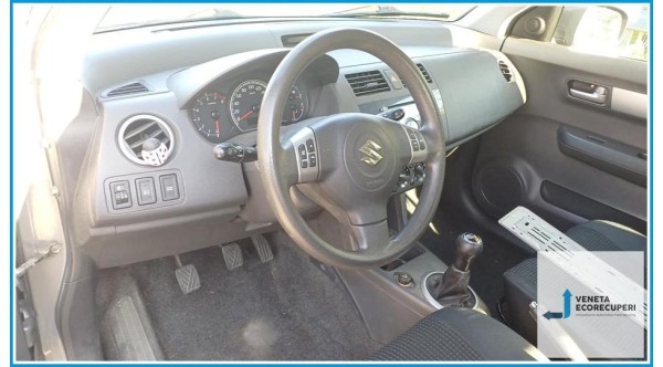SUZUKI SWIFT  del 2006 parti usate e ricambi - Tipo Motore M13A