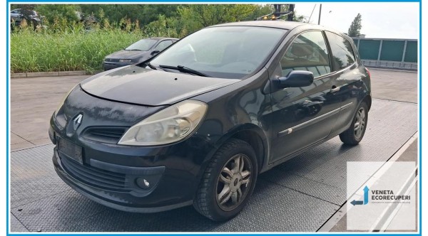 RENAULT CLIO 3a Serie  del 2008 parti usate e ricambi - Tipo Motore D4FD7