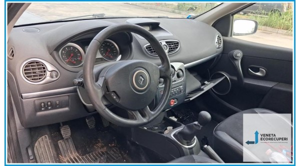 RENAULT CLIO 3a Serie  del 2008 parti usate e ricambi - Tipo Motore D4FD7
