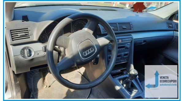 AUDI A4 8E del 2005 parti usate e ricambi