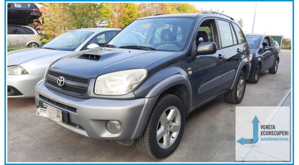 TOYOTA RAV 4 2a Serie  del 2004 parti usate e ricambi