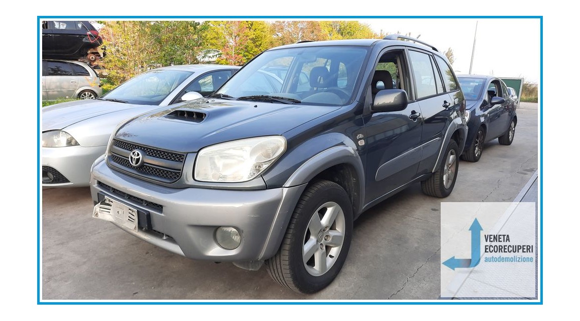 TOYOTA RAV 4 2a Serie  del 2004 parti usate e ricambi