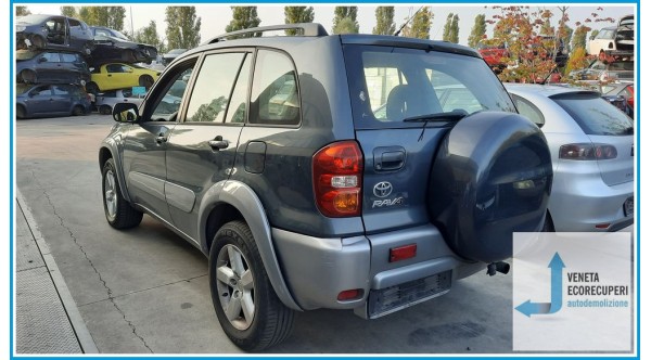 TOYOTA RAV 4 2a Serie  del 2004 parti usate e ricambi