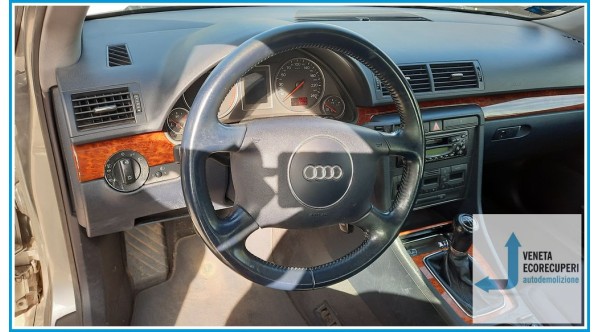 AUDI A4 8E del 2001 parti usate e ricambi