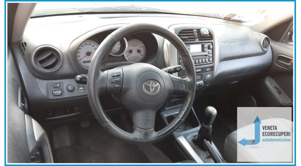 TOYOTA RAV 4 2a Serie  del 2004 parti usate e ricambi