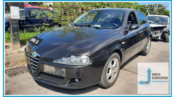 ALFA ROMEO 147 W8 del 2006 parti usate e ricambi
