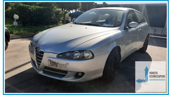 ALFA ROMEO 147 W8 del 2006 parti usate e ricambi