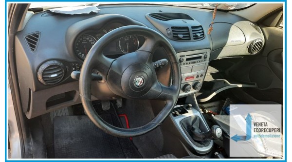 ALFA ROMEO 147 W8 del 2006 parti usate e ricambi