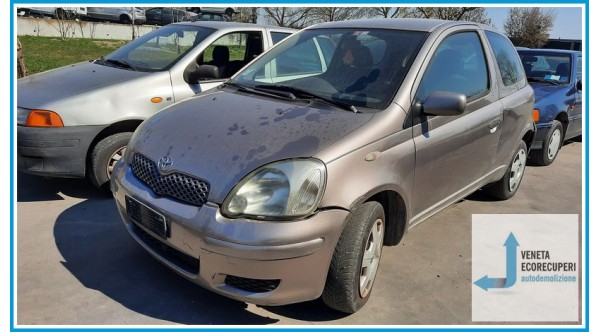 TOYOTA YARIS FRP del 2003 parti usate e ricambi