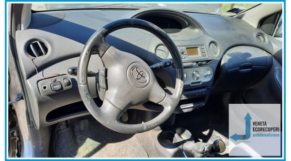 TOYOTA YARIS FRP del 2003 parti usate e ricambi