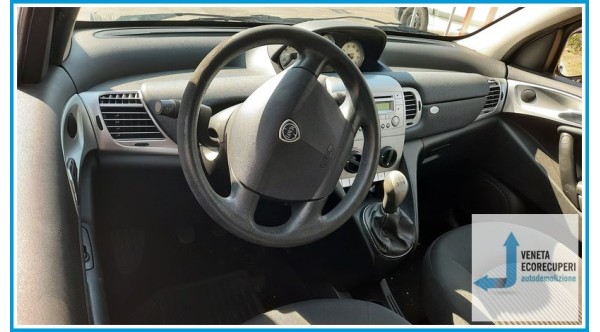LANCIA YPSILON TI del 2010 parti usate e ricambi