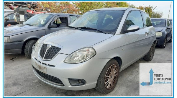 LANCIA YPSILON TI del 2009 parti usate e ricambi