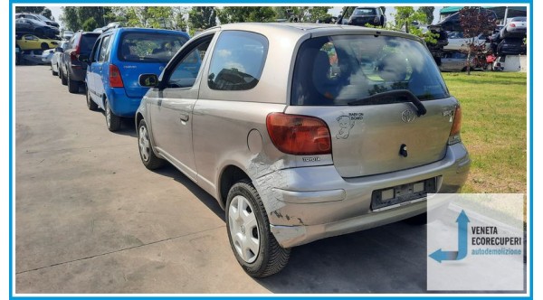 TOYOTA YARIS FRP del 2003 parti usate e ricambi