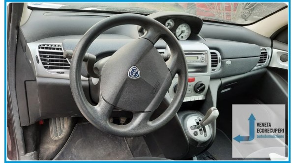 LANCIA YPSILON TI del 2009 parti usate e ricambi