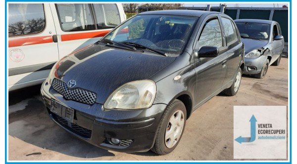 TOYOTA YARIS FRP del 2003 parti usate e ricambi
