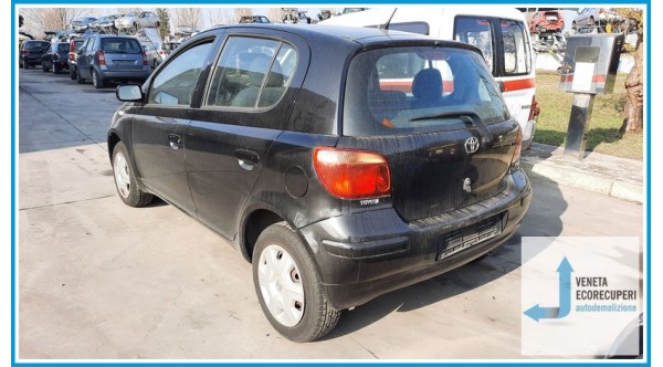 TOYOTA YARIS FRP del 2003 parti usate e ricambi