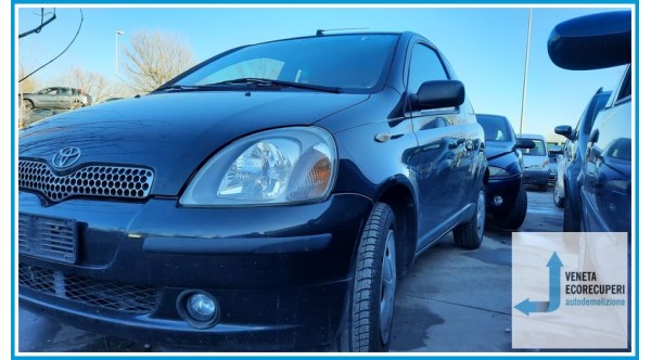 TOYOTA YARIS FRP del 2002 parti usate e ricambi