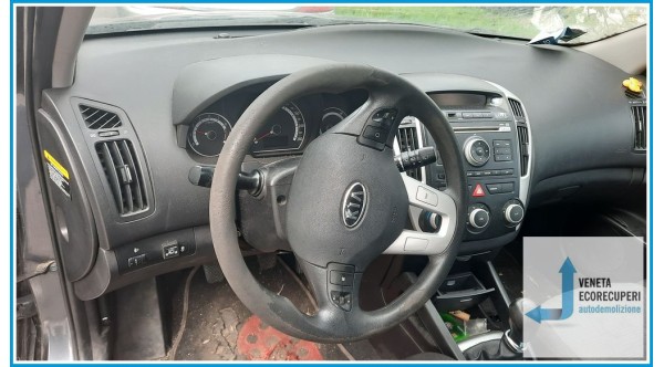 KIA CEE'D  del 2011 parti usate e ricambi