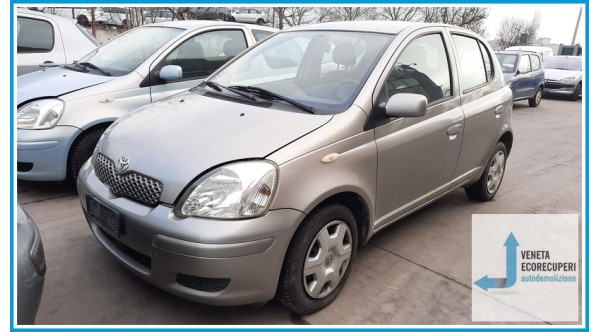 TOYOTA YARIS FRP del 2004 parti usate e ricambi