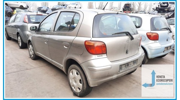 TOYOTA YARIS FRP del 2004 parti usate e ricambi
