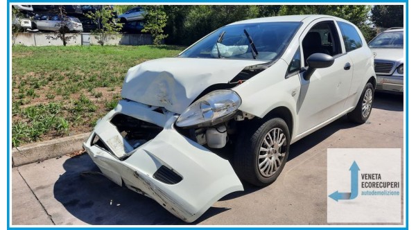 FIAT GRANDE PUNTO 3X del 2012 parti usate e ricambi