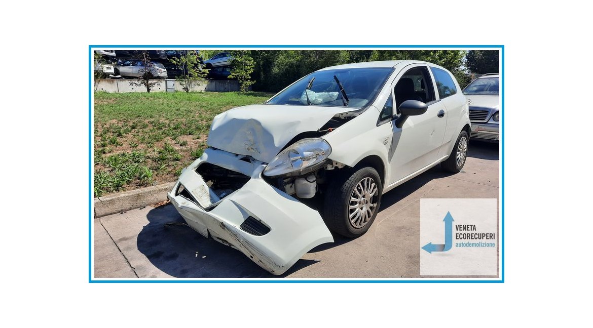 FIAT GRANDE PUNTO 3X del 2012 parti usate e ricambi