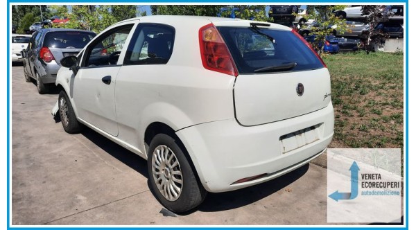 FIAT GRANDE PUNTO 3X del 2012 parti usate e ricambi
