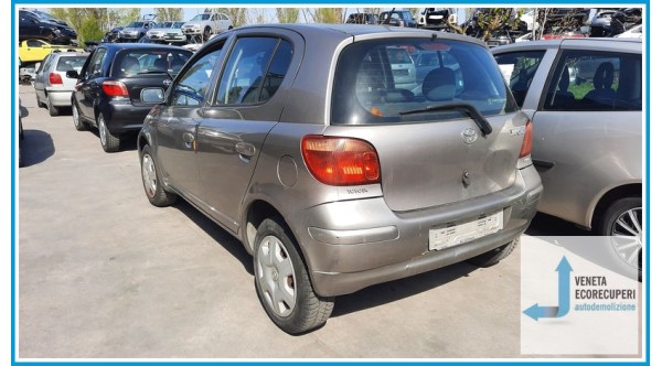 TOYOTA YARIS FRP del 2004 parti usate e ricambi