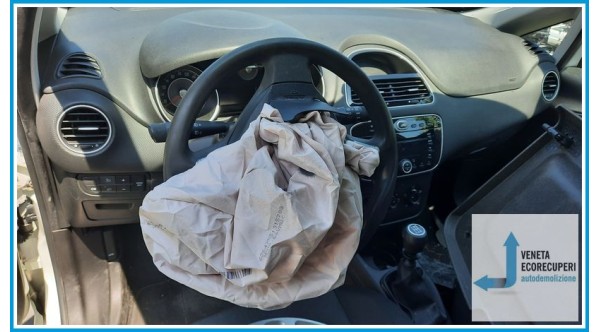 FIAT PUNTO 6U del 2013 parti usate e ricambi